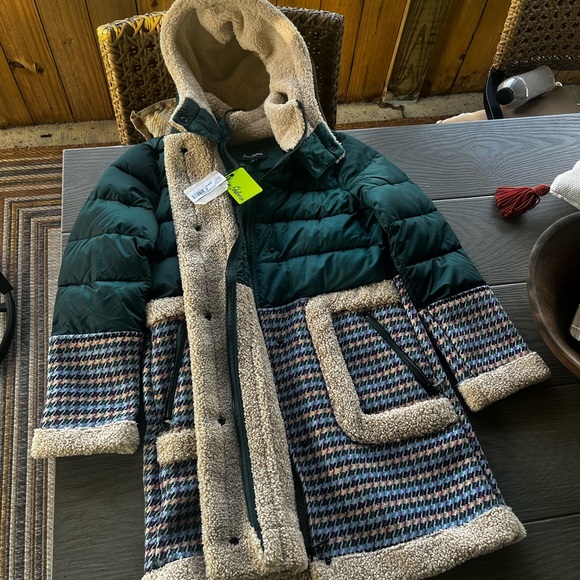 Sam Edelman Jackets & Blazers - Sam Edelman Women’s Green and Multicolor Puffer Coat